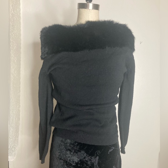Vtg black sweater w rabbit fur trim - Picture 7 of 7